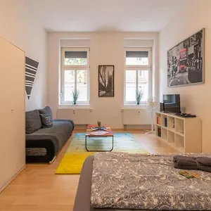  Apartment Zentrales Gemuetliches In Der Suedvorstadt Deutschland